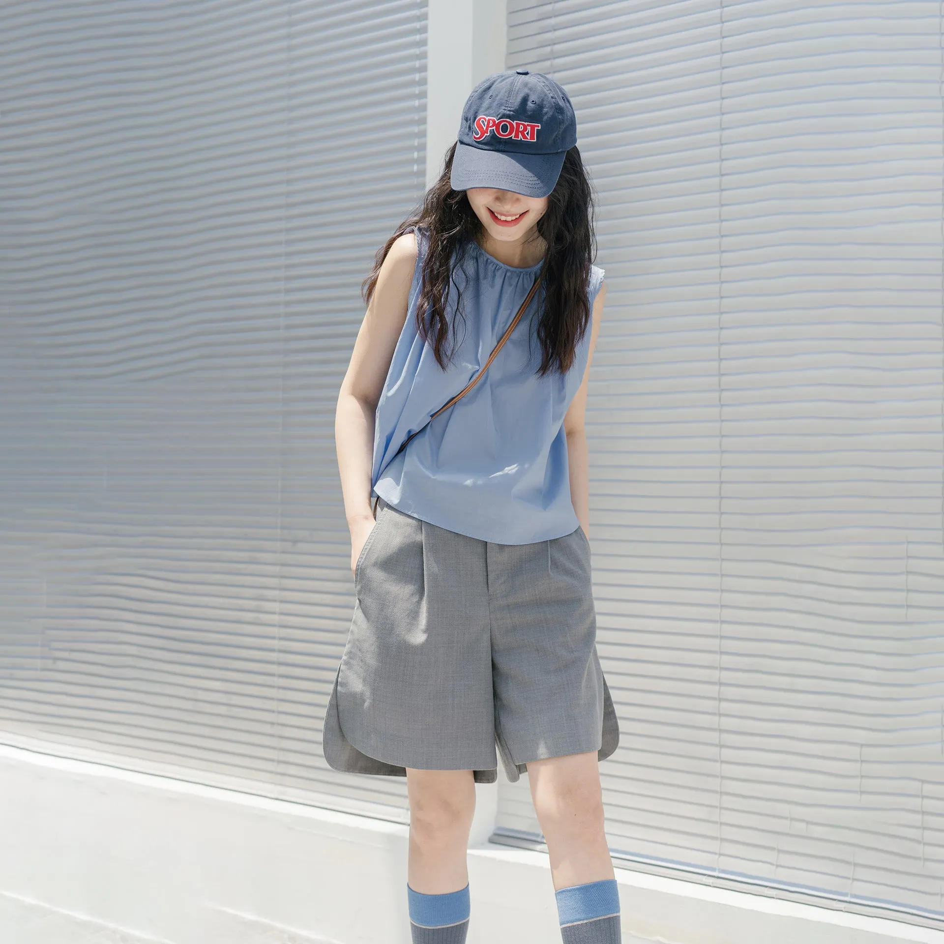 2025 Casual suit summer women's two-piece set, cobalt blue sleeveless small vest B0467 commuter solid color shorts B0468