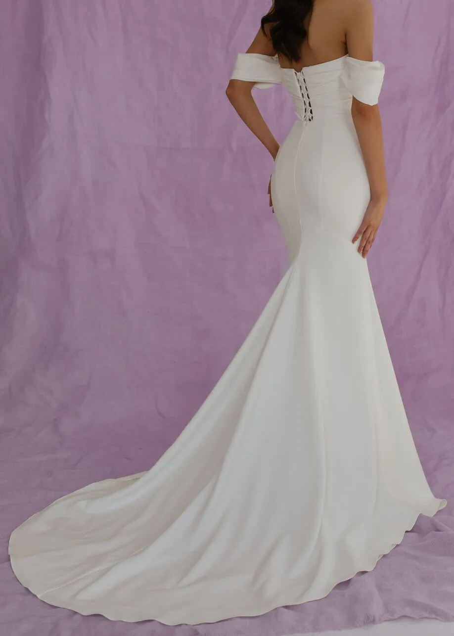 Elegant Strapless Crepe Fit and Flare Wedding Dress ET3045