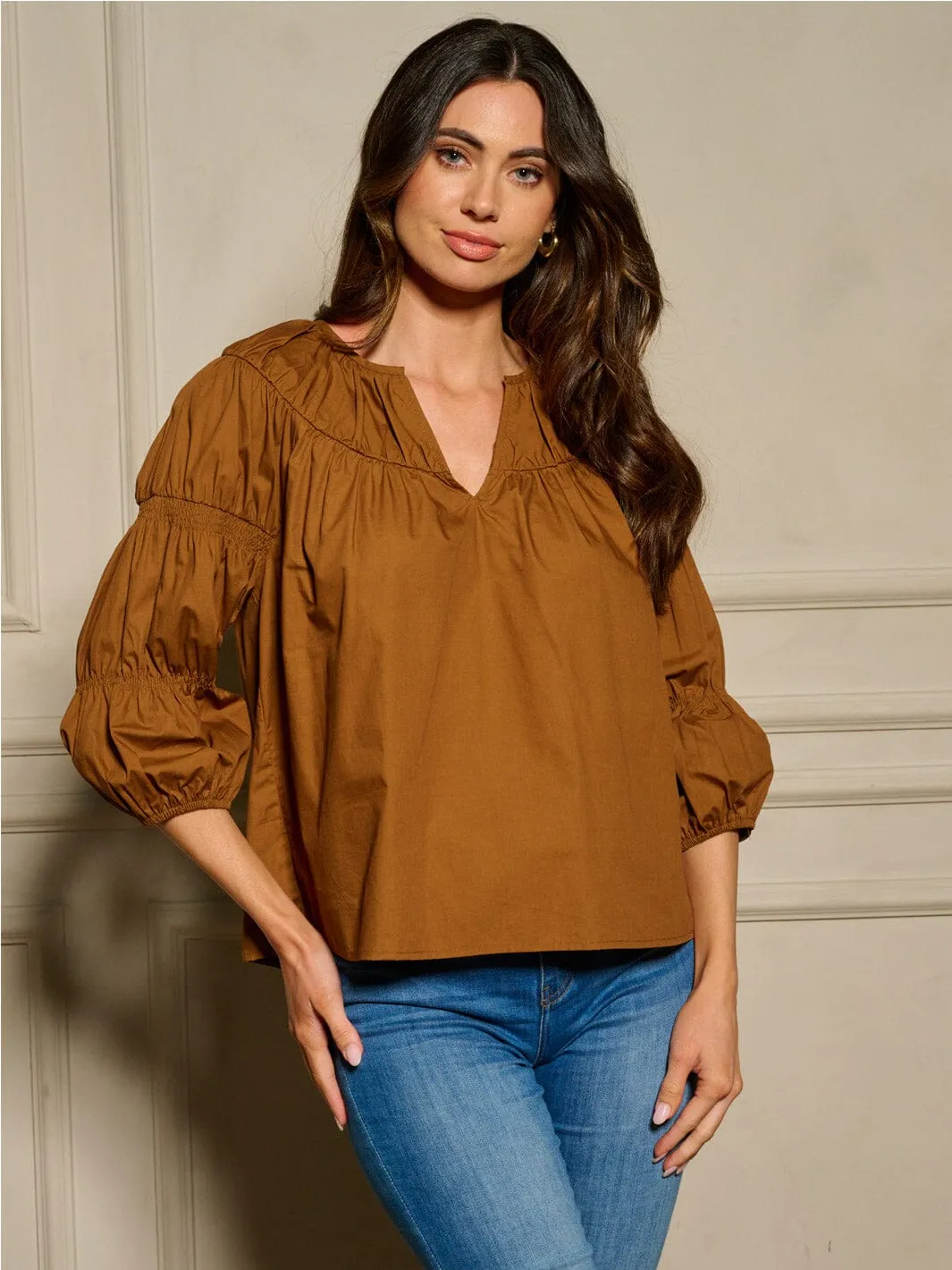 WOMEN'S 3/4 SLEEVES V-NECK RUCHED DETAILED BLOUSE TOP
